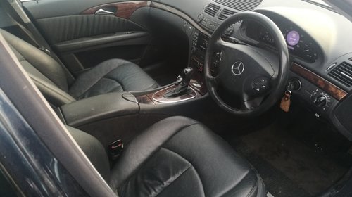 Broasca usa dreapta fata Mercedes E-CLASS W211 2004 E270 CDI W211 E270 CDI