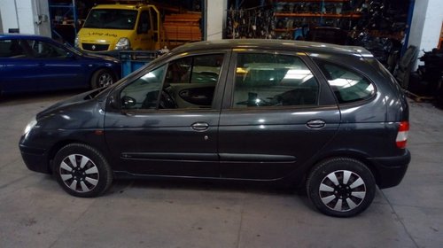 Broasca usa dreapta fata Renault Scenic 2002 Limuzina 1.6 (16 valve)