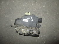 BROASCA USA DREAPTA FATA VOLKSWAGEN GOLF 4 - COD 3B1837016AC / AN 2000