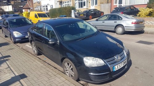 Broasca usa dreapta fata VW Jetta 2008 sedan 2.0