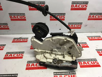 Broasca usa dreapta spate Volkswagen Golf 6 cod: 5k4839016h