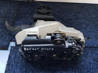 Broasca usa dreapta spate Volkswagen Passat B5 3B4839349