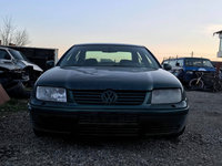 Broasca usa fata dreapta Volkswagen Bora [1998 - 2005] Variant wagon 1.6 16V MT (105 hp)