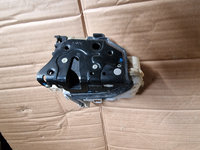 Broasca usa stanga fata Audi Vw cod 8J1837015A