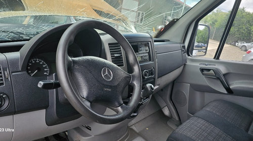 Broasca usa stanga fata Mercedes Sprinter W905 2014 Frigorific 2.2 CDI