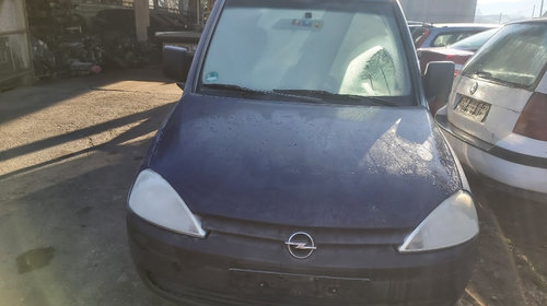 Broasca usa stanga fata Opel Combo C 2005 COM