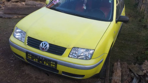 Broasca usa stanga fata Volkswagen Bora 2003 