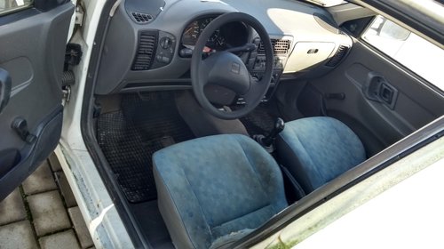 Broasca usa stanga fata Volkswagen Caddy 2001 1,9 1,9