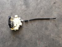 Broasca usa stanga fata Volkswagen Passat B6 2.0 TDI 2005-2010