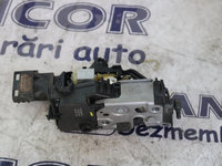 BROASCA USA STANGA SPATE PEUGEOT 3008 / AN 2009 - MICI DEFECTE