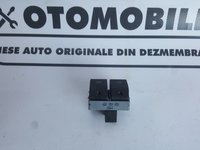 Butoane geamuri fata VW Polo 9N2 cod: 6Q0959858