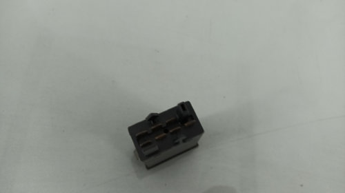 Buton avarii Audi A4 B5 ADP / AHL 1.6i 1994-2000 8D0941509 DezP: 19707