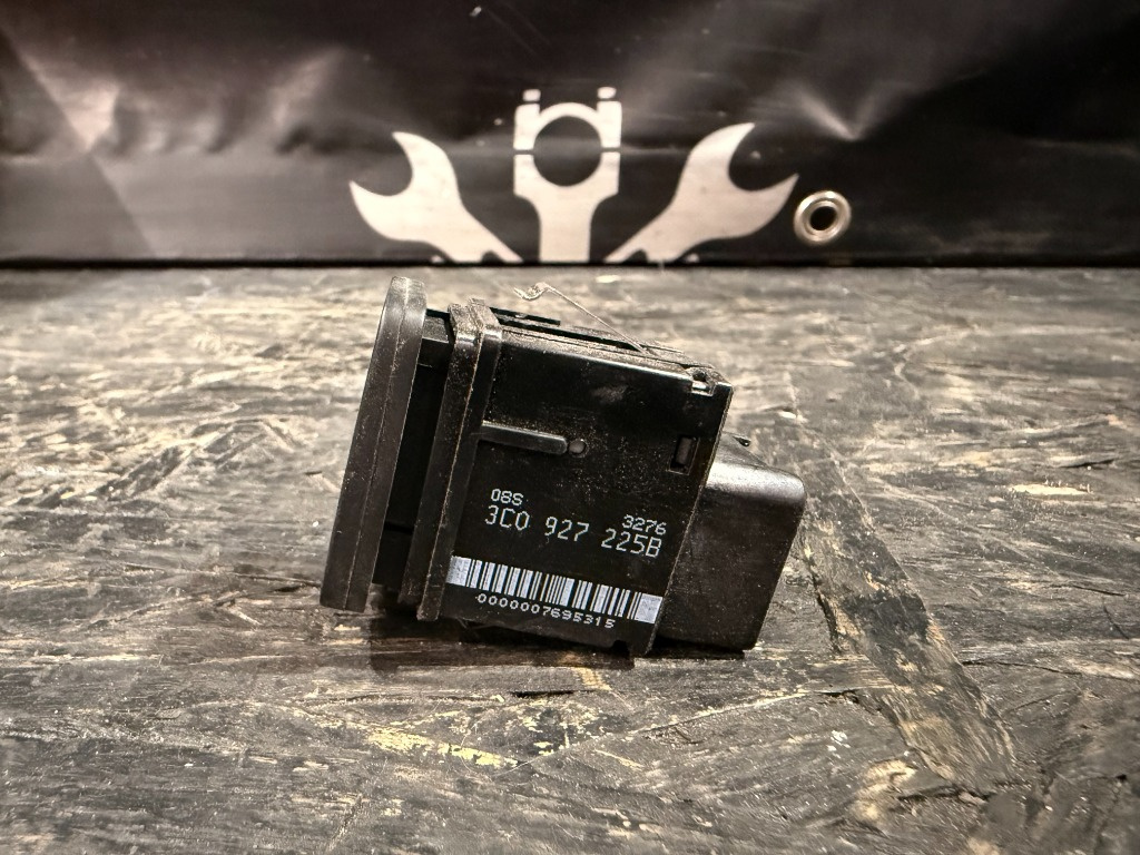 Buton Bord VW Passat B6 - Cod 3C0 927 225 B - imagine 1