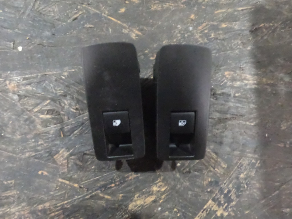 Buton comanda geam spate Opel Insignia - imagine 1