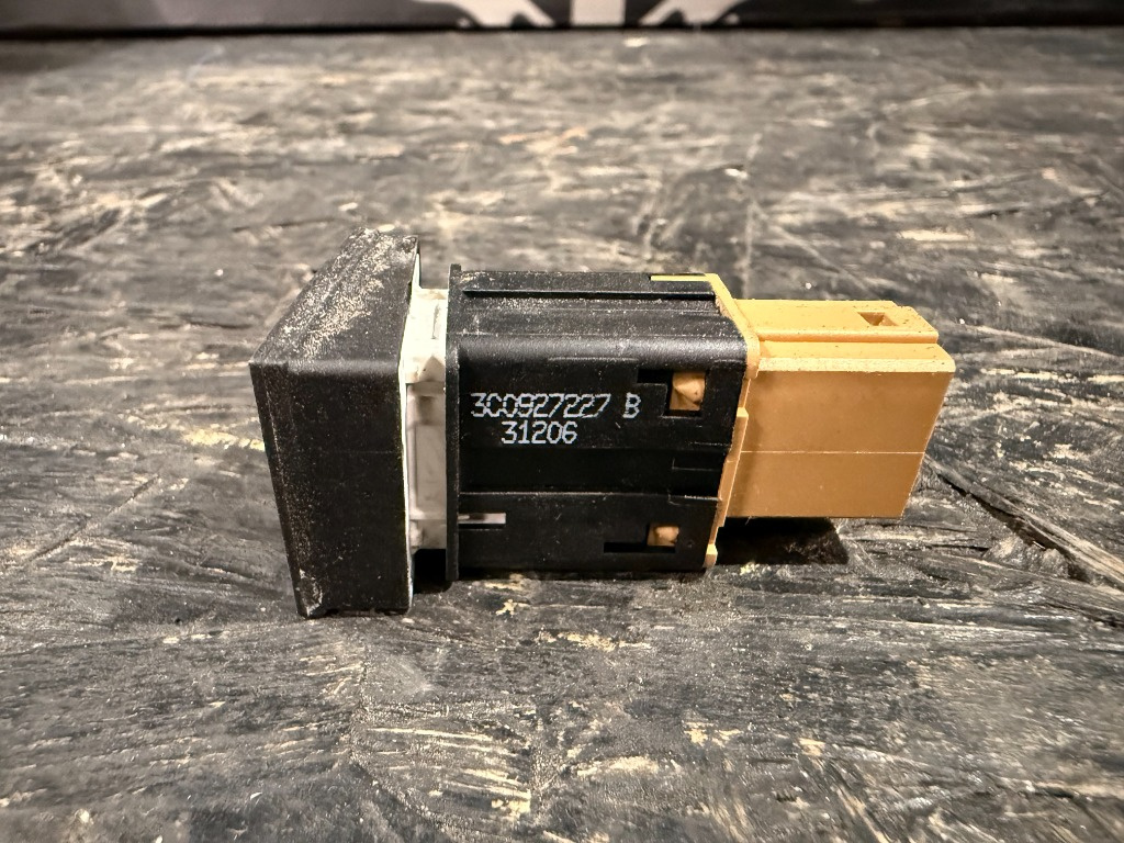 Buton Comutator ESP / Asistenta Bord VW Passat B6 - Cod 3C0 927 227 B - imagine 1