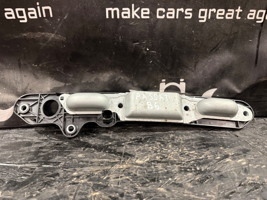 Buton deschidere haion Volkswagen Passat B6 - imagine 2
