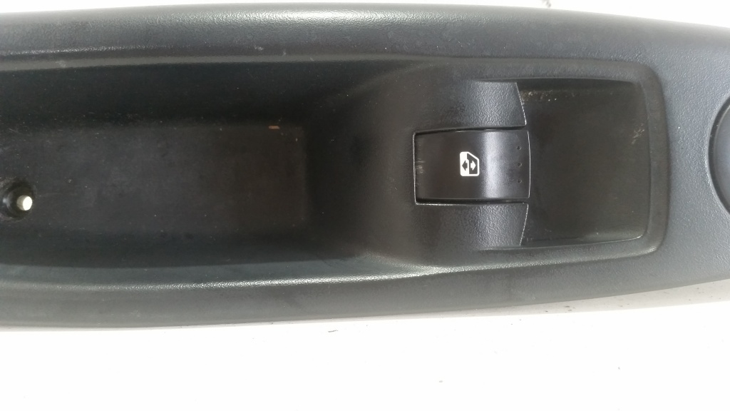 Definition Performance sleeve Buton geam Renault Clio 2 2002 1.4 / 16 Valve Benzina - #731846045