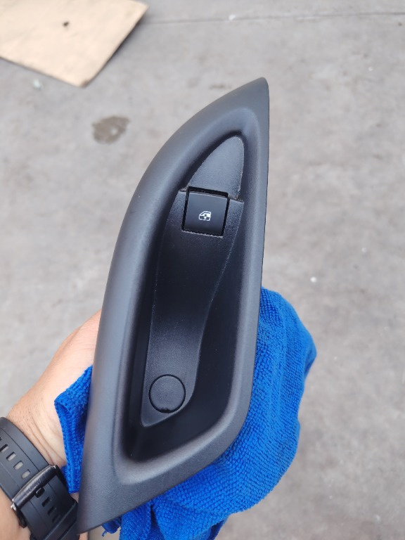 Buton geam usa dreapta spate Opel Astra K 13408452