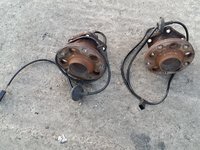 Butuci spate cu rulment si senzori ABS VW Passat B5