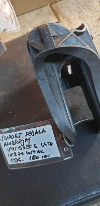 C94 Suport pedala ambreiaj Vw Golf 6 1.4Tdi 1K2721059DK