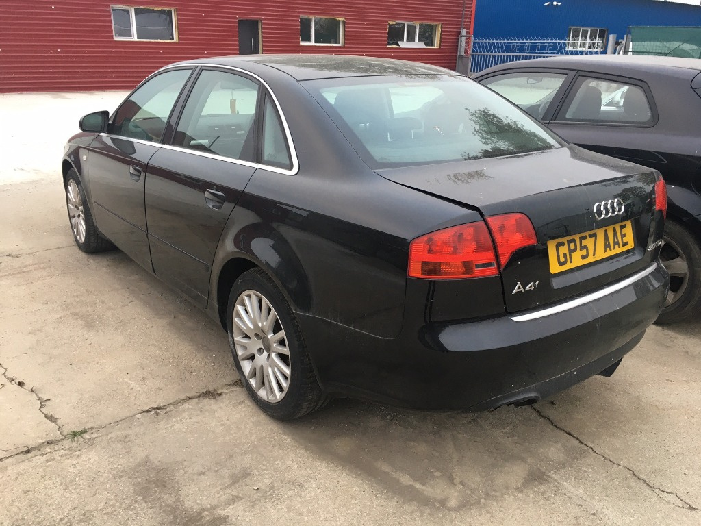 Cadru / Jug motor Audi A4 B7 2.0 TDI an 