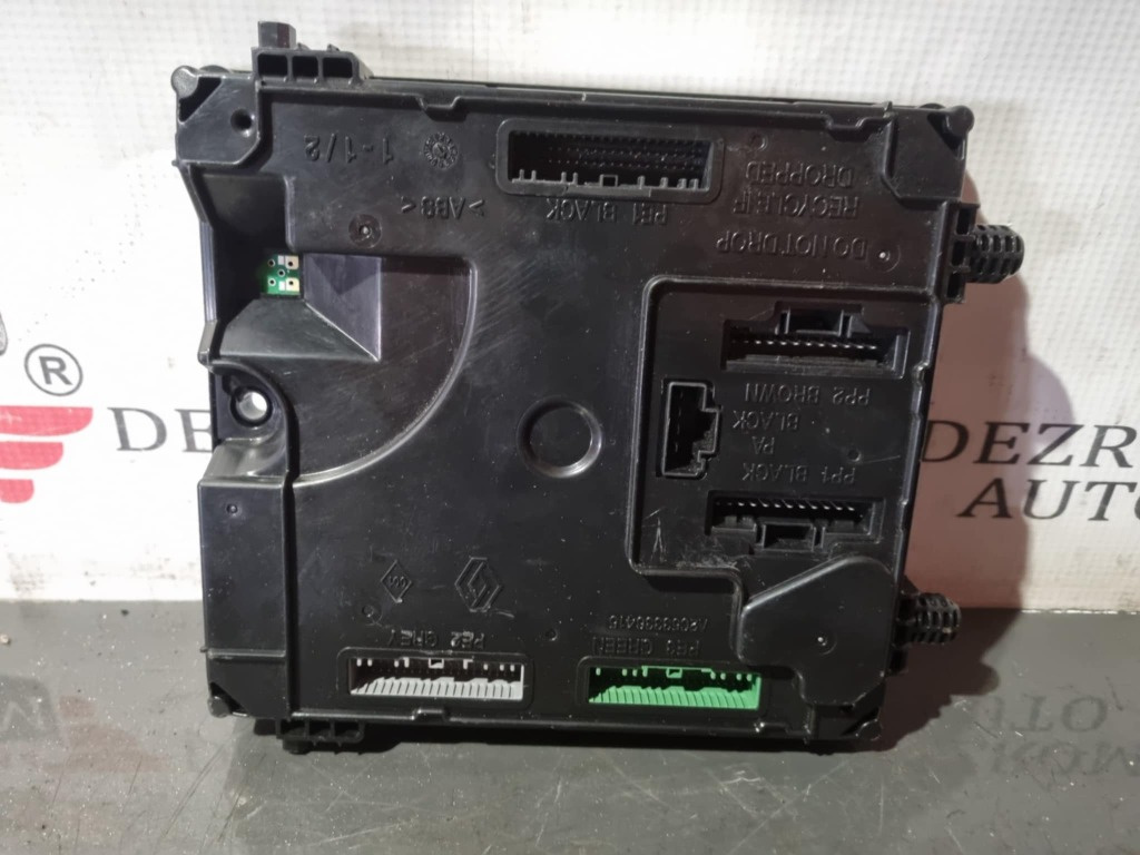 Calculator BCM 284B18293R Renault Latitu