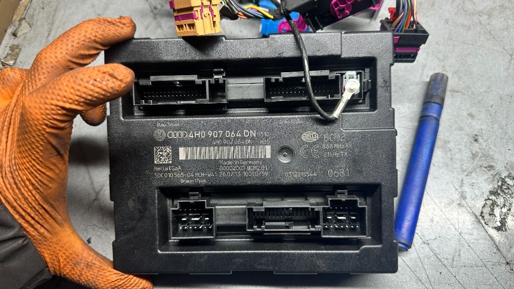 Calculator bcm2 Audi A6 C7 A7 A8 cod 4h0907064dn