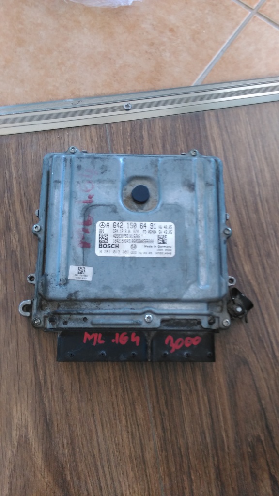 Calculator ECU (motor) ML W164 2006 3.0 CDI; COD: (A6421506491 / 0 281 013 382)