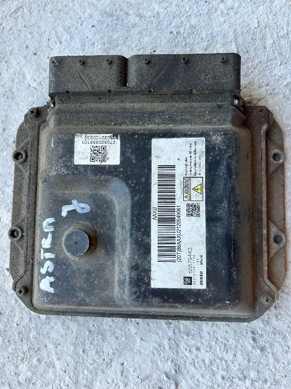 Calculator ecu opel astra J 2011 1.7 cdti Cod 55579443