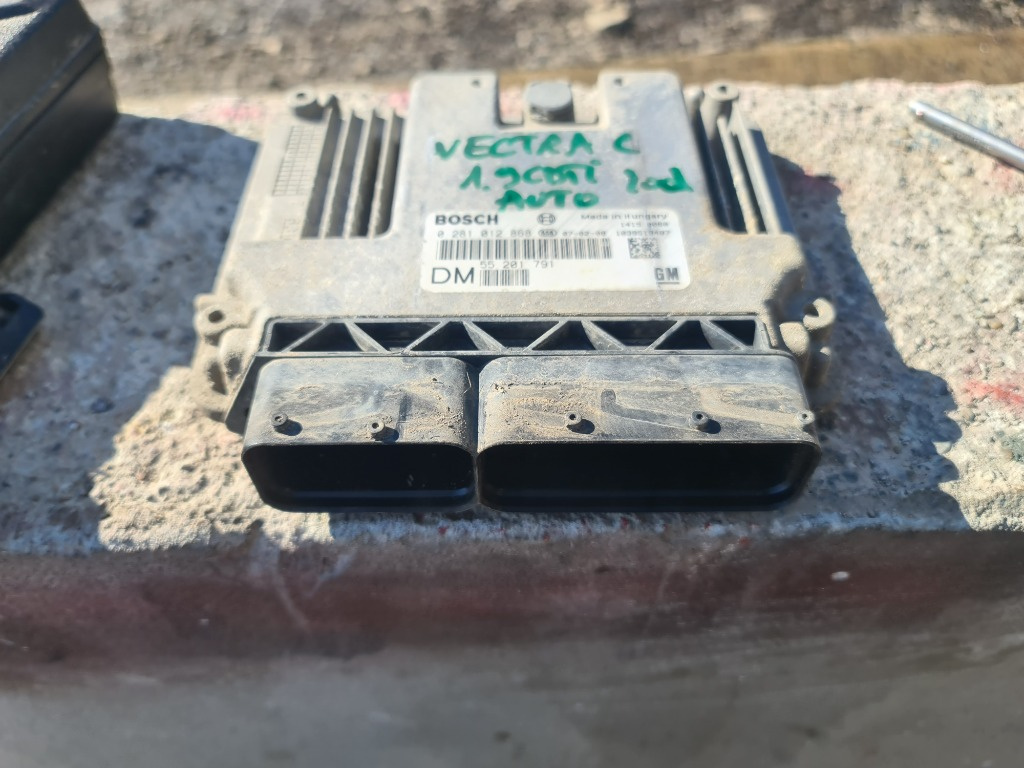 Calculator ecu Opel Vectra C 1.9cdti automat cod ecu 0 281 012 868