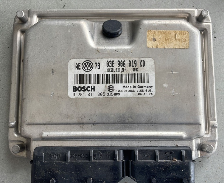 CALCULATOR ECU Vw PASSAT B5,5 AN 2000-2005 COD. 03