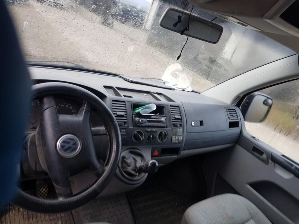 Calculator injectie VW T5 2005 AUTOUTILI