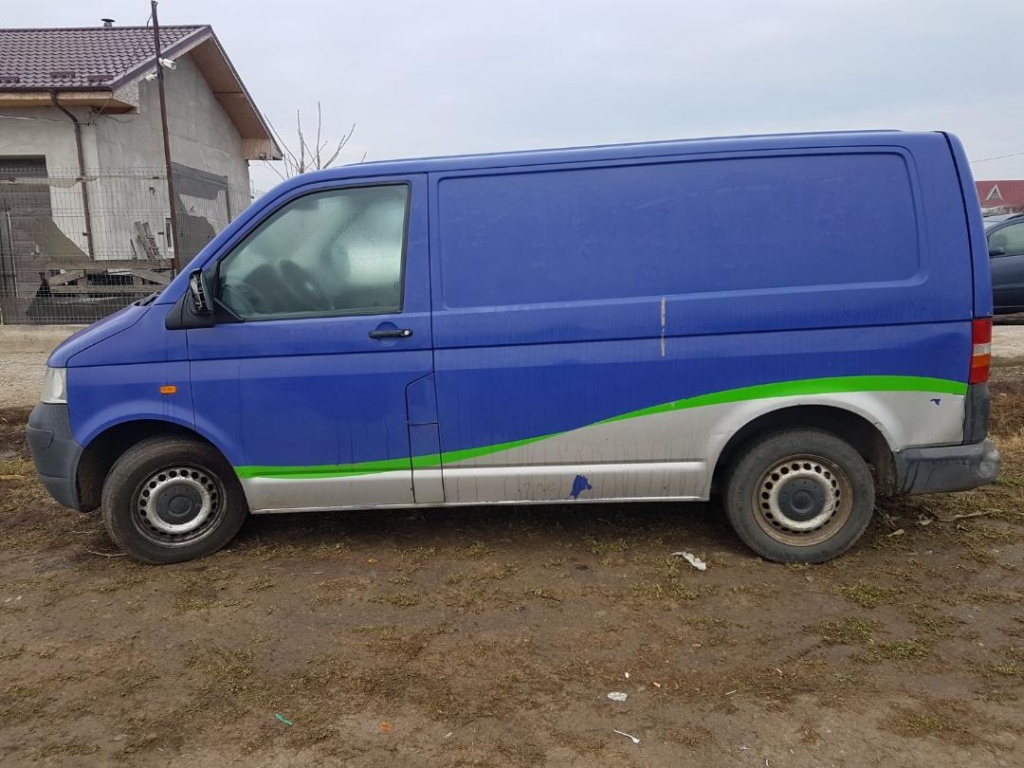 Calculator injectie VW T5 2005 AUTOUTILI
