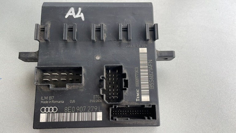 Calculator lumini audi a4 b7 cod. 8e0907279l
