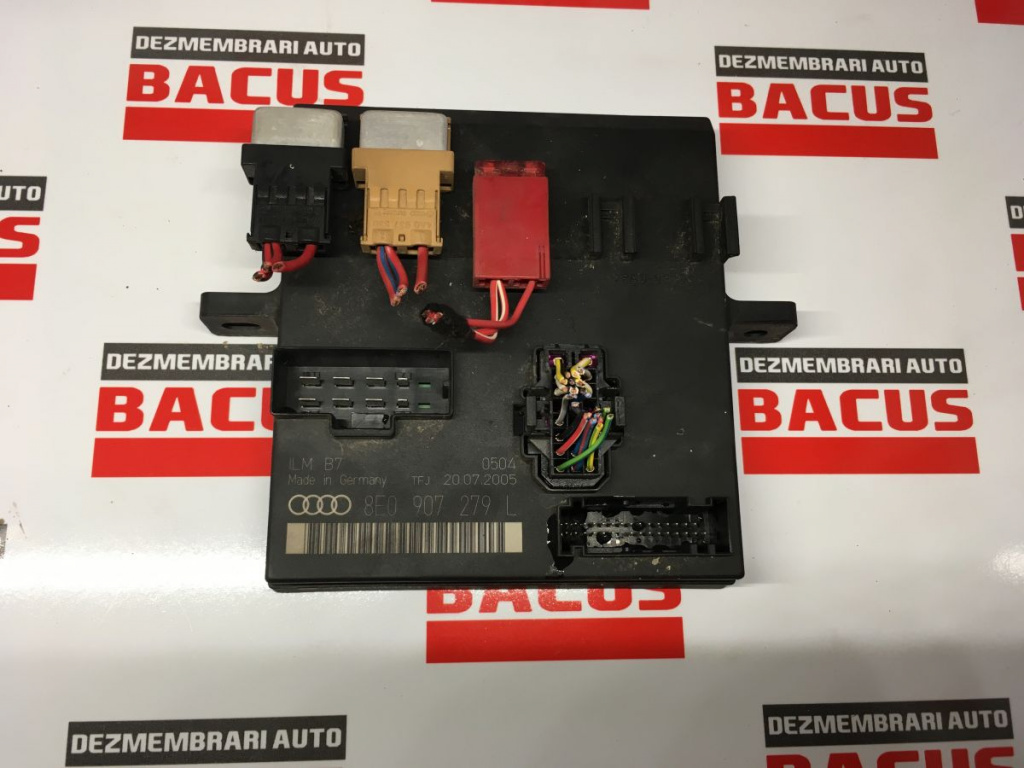 Calculator lumini Audi A4 B7 cod: 8e0907279l