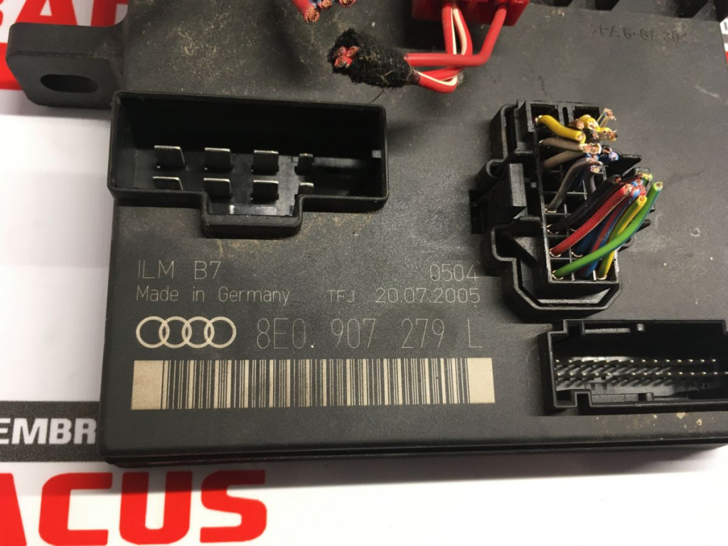 Calculator lumini Audi A4 B7 cod: 8e0907