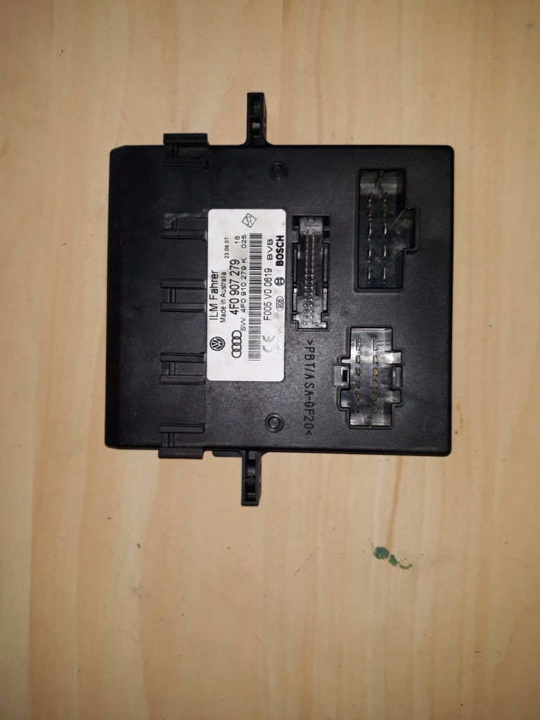 Calculator Lumini Audi A6 4F C6 2005 2010 cod 4F09