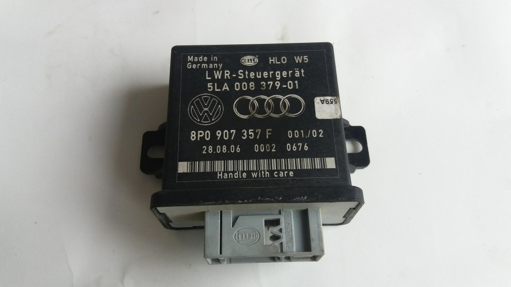 Calculator lumini modul xenon Audi A4 B7 COD 8P0907357F A6 C6 A3 Q7