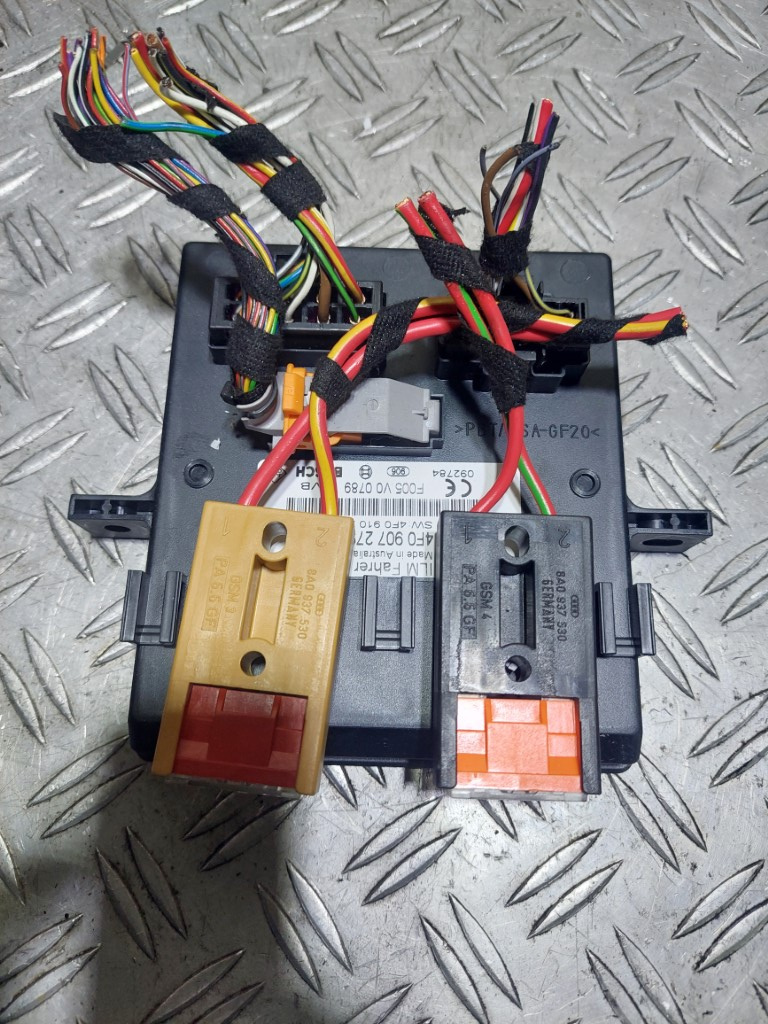 Calculator modul confort audi Q7 cod 4F0907279