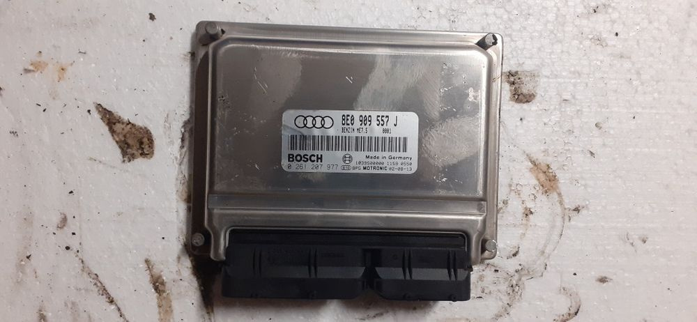 Calculator modul ecu 8E8 909 557 J audi a4 b6 b7
