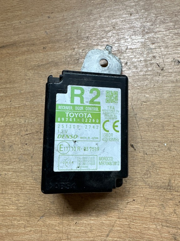 Calculator modul receiver keyless control usi 89741-42260 251300-2742 Toyota Rav 4 2014