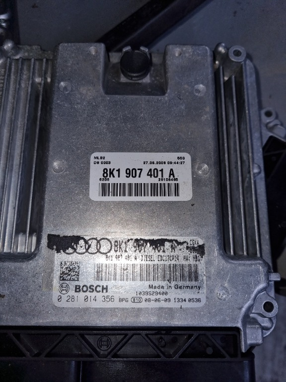 Calculator motor Audi A5 Audi A4 B8 2.7 TDI cod 8K1907401A