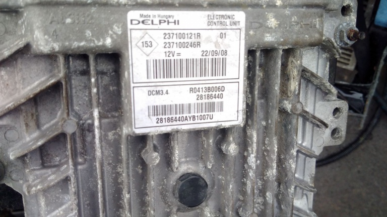 Calculator motor Delphi cod 237100121R pt Renault Megane 3 1.5 DCI