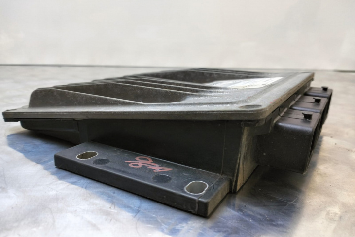 Calculator Motor Delphi ECU 8200513113 /