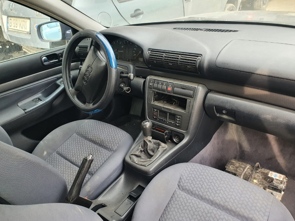 Calculator motor ECU Audi A4 B5 2000 bre
