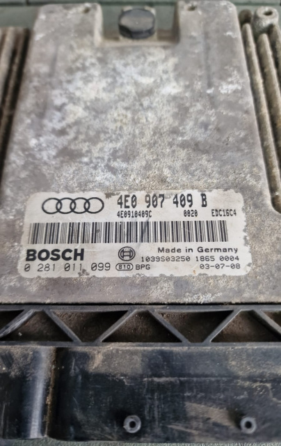 Calculator motor ECU Cod: 4E0907409B / 4