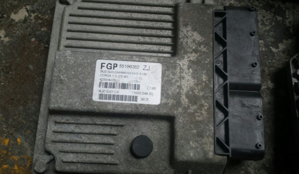 Calculator motor ECU Opel Corsa C 1.3 CDTI COD:55196352 ZJ