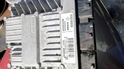 Calculator motor (ECU) Renault Scenic 2 82005