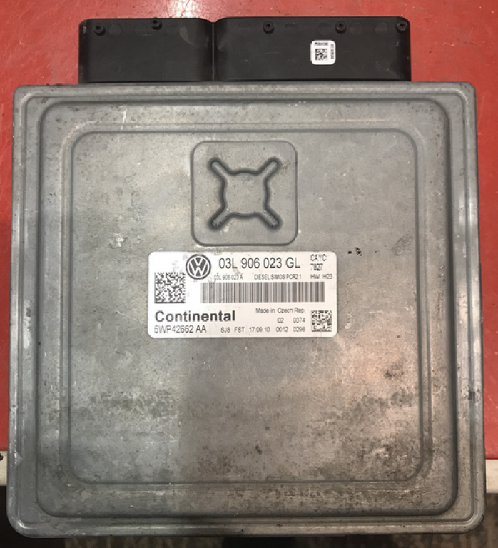 Calculator motor Passat B6 1.6 d,Cod 03L906023GL / 5WP42662 Volkswagen Passat B6 an 2009 CAYC cod piesa 03L906023GL NR1099