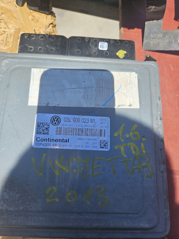 Calculator motor Vw Jetta 1.6 TDI CAY cod 03L906023ML
